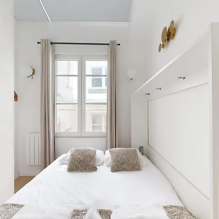 141 Klein - Superbe A Paris. Apartment